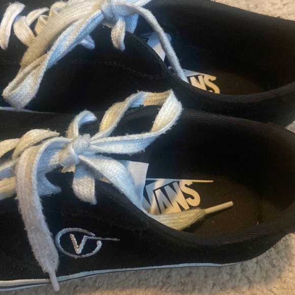 Vans with velvet texture - Picture 3 of 4